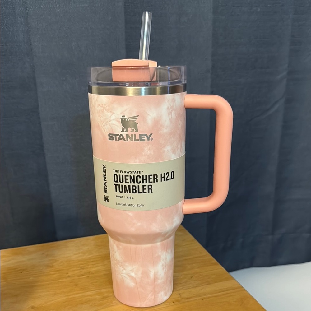 Stanley Pink Quencher H2.0 Tumbler